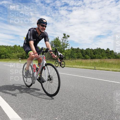 21.06.2026 - Viking Triathlon Michael Burmester http://msf.ph/oto/9871589 21.06.2026 12:20:52 Radfahren 13, 213, 339, 344, 375, 379, 395, 398, 400, 607, 628 meine-sportfotos.de