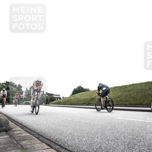 21.06.2026 - 29. Vierlanden-Triathlon H.Heesch http://msf.ph/oto/9871606 21.06.2026 10:37:49 Radfahren 20, 27, 35, 67, 233, 275, 336, 429 meine-sportfotos.de