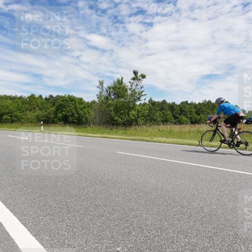 21.06.2026 - Viking Triathlon Michael Burmester http://msf.ph/oto/9871618 21.06.2026 12:21:11 Radfahren 13, 183, 339, 395, 400, 628, 643 meine-sportfotos.de