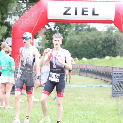 21.06.2026 - 29. Vierlanden-Triathlon Andreas Tolksdorf http://msf.ph/oto/9871636 21.06.2026 10:55:58 Ziel 210, 339, 210, 339 meine-sportfotos.de