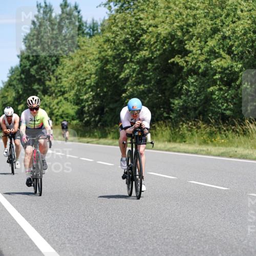 21.06.2026 - Viking Triathlon Michael Burmester http://msf.ph/oto/9871651 21.06.2026 12:41:06 Radfahren 40, 43, 82, 147, 192, 332, 391, 404, 425, 466, 469, 491, 491, 498, 566, 604, 656 meine-sportfotos.de