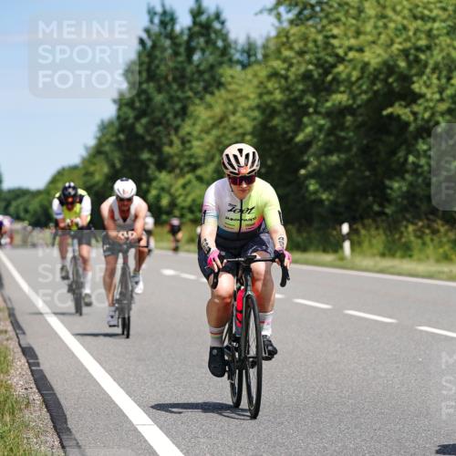 21.06.2026 - Viking Triathlon Michael Burmester http://msf.ph/oto/9871658 21.06.2026 12:41:07 Radfahren 40, 43, 82, 117, 147, 192, 332, 391, 404, 425, 469, 491, 491, 498, 566, 604, 656 meine-sportfotos.de