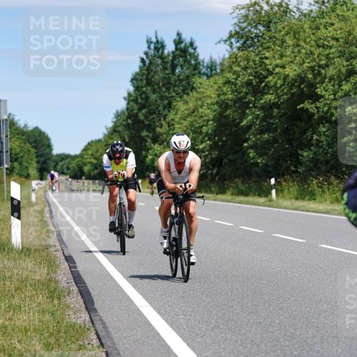 21.06.2026 - Viking Triathlon Michael Burmester http://msf.ph/oto/9871669 21.06.2026 12:41:08 Radfahren 40, 43, 82, 117, 147, 192, 332, 391, 425, 469, 491, 491, 498, 566, 656 meine-sportfotos.de