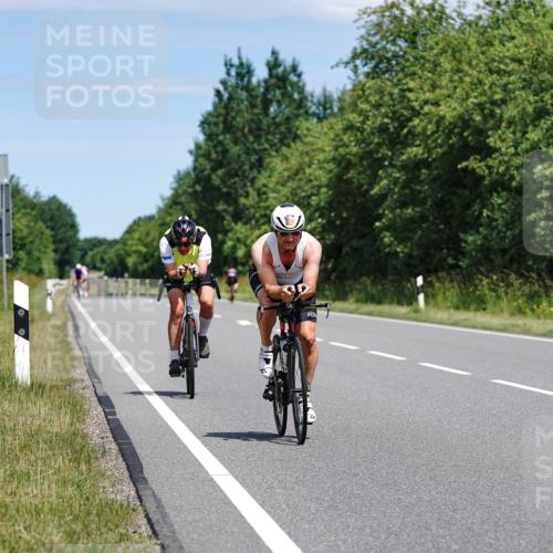 21.06.2026 - Viking Triathlon Michael Burmester http://msf.ph/oto/9871675 21.06.2026 12:41:08 Radfahren 40, 43, 82, 117, 147, 192, 332, 391, 425, 469, 491, 491, 498, 566, 656 meine-sportfotos.de