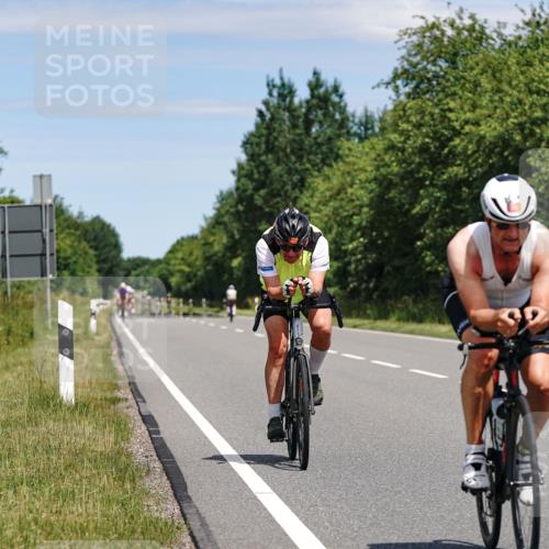 21.06.2026 - Viking Triathlon Michael Burmester http://msf.ph/oto/9871682 21.06.2026 12:41:09 Radfahren 40, 43, 82, 117, 147, 192, 332, 391, 425, 469, 491, 491, 498, 566, 656 meine-sportfotos.de