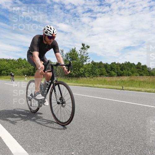 21.06.2026 - Viking Triathlon Michael Burmester http://msf.ph/oto/9871723 21.06.2026 12:22:04 Radfahren 41, 53, 83, 86, 202, 205, 219, 238, 239, 243, 321, 324, 341, 429, 456, 467, 469, 645, 668, 670 meine-sportfotos.de
