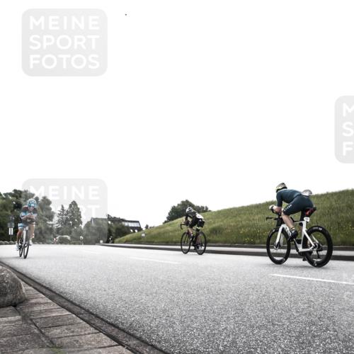 21.06.2026 - 29. Vierlanden-Triathlon H.Heesch http://msf.ph/oto/9871780 21.06.2026 10:39:59 Radfahren 300 meine-sportfotos.de