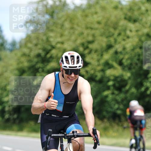 21.06.2026 - Viking Triathlon Michael Burmester http://msf.ph/oto/9871818 21.06.2026 12:41:56 Radfahren 291, 291, 339, 398, 417, 440, 523 meine-sportfotos.de
