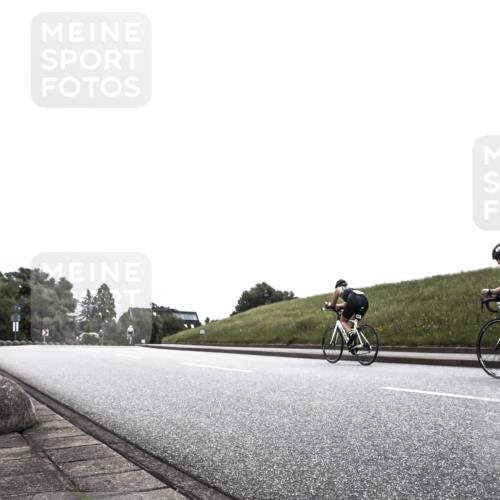 21.06.2026 - 29. Vierlanden-Triathlon H.Heesch http://msf.ph/oto/9871878 21.06.2026 10:42:20 Radfahren 410, 449 meine-sportfotos.de
