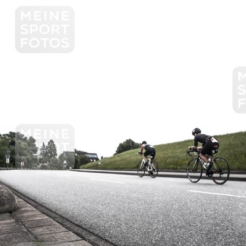 21.06.2026 - 29. Vierlanden-Triathlon H.Heesch http://msf.ph/oto/9871890 21.06.2026 10:42:20 Radfahren 410, 449 meine-sportfotos.de