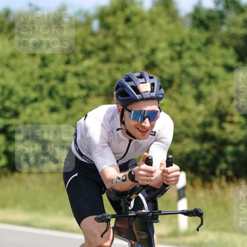 21.06.2026 - Viking Triathlon Michael Burmester http://msf.ph/oto/9872013 21.06.2026 12:42:37 Radfahren 61, 92, 134, 144, 158, 160, 170, 222, 262, 318, 324, 577, 632 meine-sportfotos.de