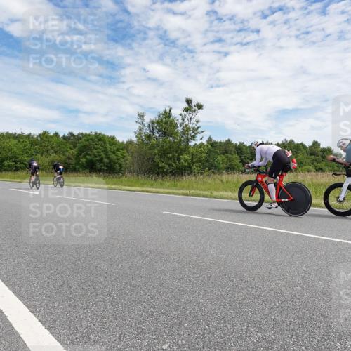 21.06.2026 - Viking Triathlon Michael Burmester http://msf.ph/oto/9872014 21.06.2026 12:24:12 Radfahren 58, 353, 357, 357, 534 meine-sportfotos.de