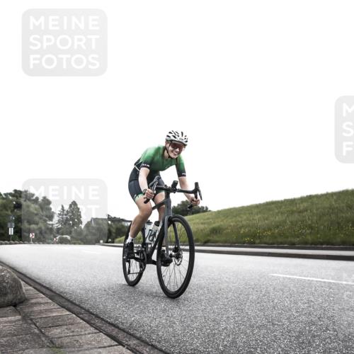 21.06.2026 - 29. Vierlanden-Triathlon H.Heesch http://msf.ph/oto/9872016 21.06.2026 10:43:17 Radfahren 19, 54, 167, 259, 260, 392, 443, 447, 448, 467 meine-sportfotos.de