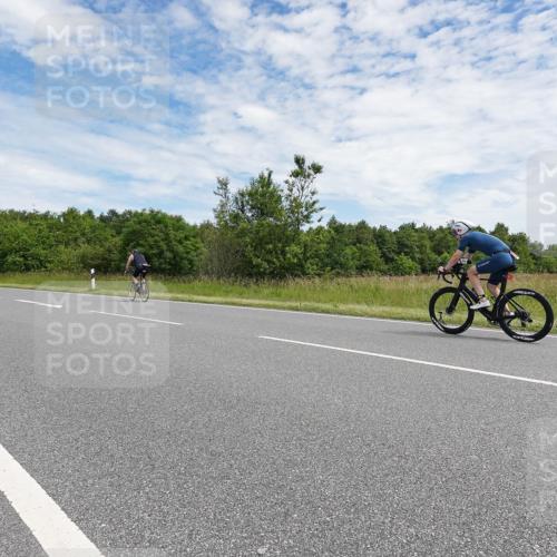 21.06.2026 - Viking Triathlon Michael Burmester http://msf.ph/oto/9872070 21.06.2026 12:24:46 Radfahren 54, 208, 350, 352, 362, 494, 660 meine-sportfotos.de