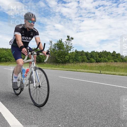 21.06.2026 - Viking Triathlon Michael Burmester http://msf.ph/oto/9872097 21.06.2026 12:24:52 Radfahren 48, 54, 176, 206, 208, 306, 313, 350, 352, 608, 660 meine-sportfotos.de