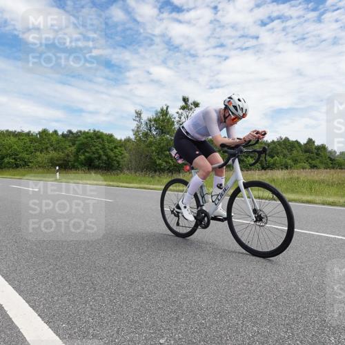 21.06.2026 - Viking Triathlon Michael Burmester http://msf.ph/oto/9872119 21.06.2026 12:25:08 Radfahren 26, 44, 48, 55, 91, 163, 166, 173, 176, 179, 206, 306, 313, 348, 419, 455, 565, 608 meine-sportfotos.de