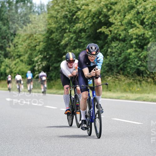 21.06.2026 - Viking Triathlon Michael Burmester http://msf.ph/oto/9872122 21.06.2026 12:43:32 Radfahren 41, 51, 86, 202, 223, 234, 243, 279, 374, 388, 429, 509, 563, 602, 605, 645, 668, 670 meine-sportfotos.de