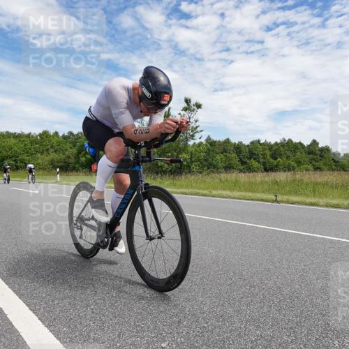 21.06.2026 - Viking Triathlon Michael Burmester http://msf.ph/oto/9872162 21.06.2026 12:25:45 Radfahren 267, 310, 374, 426, 509, 531, 556, 646, 665, 666 meine-sportfotos.de