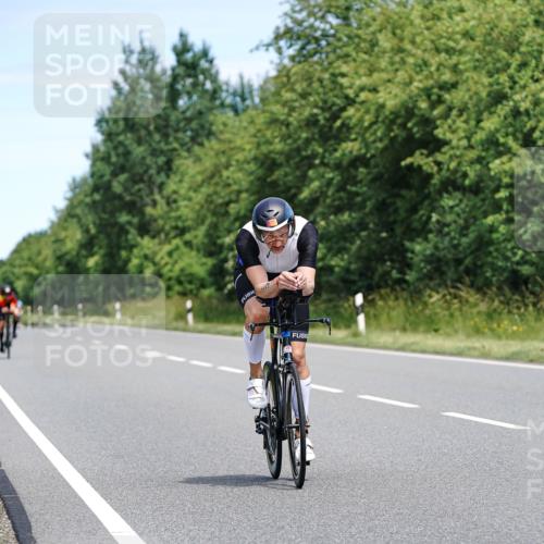 21.06.2026 - Viking Triathlon Michael Burmester http://msf.ph/oto/9872269 21.06.2026 12:43:57 Radfahren 30, 225, 225, 258, 279, 343, 372, 465, 470, 508, 576 meine-sportfotos.de