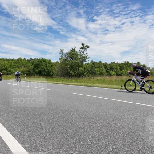 21.06.2026 - Viking Triathlon Michael Burmester http://msf.ph/oto/9872477 21.06.2026 12:29:39 Radfahren 78, 386, 526, 540, 555, 560, 617 meine-sportfotos.de