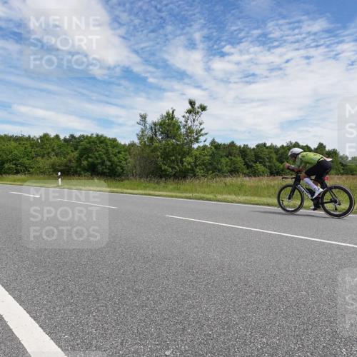 21.06.2026 - Viking Triathlon Michael Burmester http://msf.ph/oto/9872598 21.06.2026 12:30:49 Radfahren 34, 45, 111, 113, 125, 137, 145, 188, 199, 241, 252, 327, 340, 383, 553, 567, 578, 663 meine-sportfotos.de