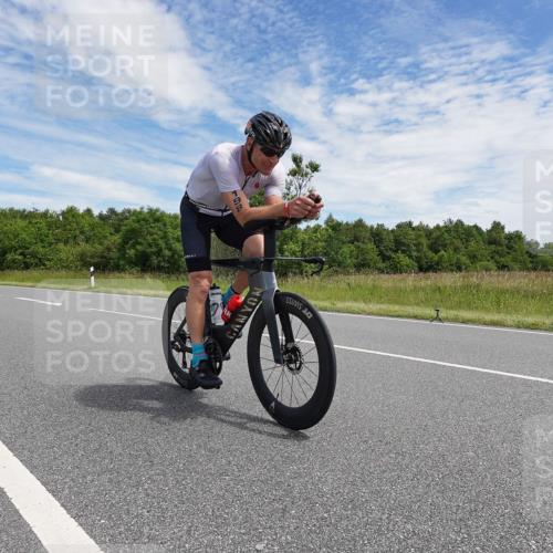 21.06.2026 - Viking Triathlon Michael Burmester http://msf.ph/oto/9872650 21.06.2026 12:31:44 Radfahren 27, 198, 337, 640 meine-sportfotos.de