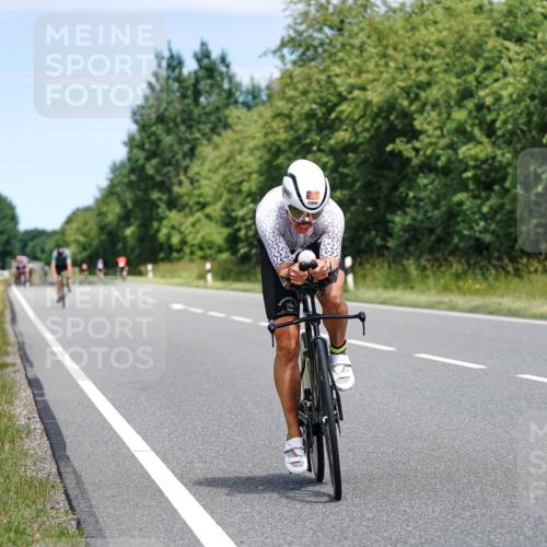 21.06.2026 - Viking Triathlon Michael Burmester http://msf.ph/oto/9872746 21.06.2026 12:45:33 Radfahren 48, 54, 135, 173, 182, 249, 254, 254, 309, 309 meine-sportfotos.de