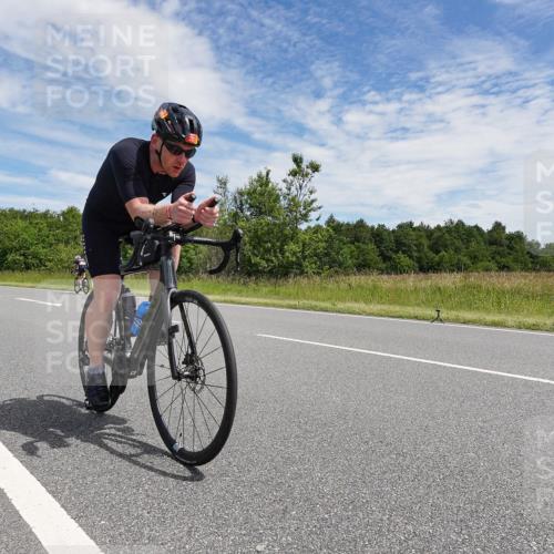 21.06.2026 - Viking Triathlon Michael Burmester http://msf.ph/oto/9872811 21.06.2026 12:33:09 Radfahren 93, 114, 116, 122, 172, 237, 247, 450, 579 meine-sportfotos.de