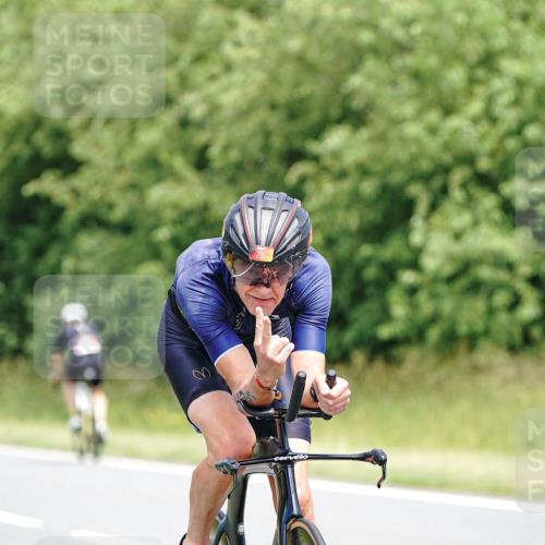 21.06.2026 - Viking Triathlon Michael Burmester http://msf.ph/oto/9872820 21.06.2026 12:45:53 Radfahren 54, 135, 205, 238, 309, 352, 421, 442, 561 meine-sportfotos.de