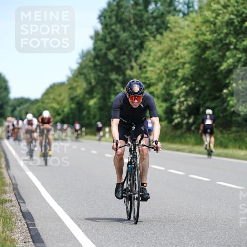 21.06.2026 - Viking Triathlon Michael Burmester http://msf.ph/oto/9872836 21.06.2026 12:45:56 Radfahren 54, 205, 238, 309, 352, 352, 421, 442, 561 meine-sportfotos.de