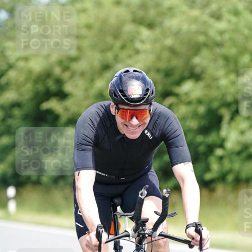 21.06.2026 - Viking Triathlon Michael Burmester http://msf.ph/oto/9872847 21.06.2026 12:45:57 Radfahren 54, 205, 238, 352, 352, 421, 442, 561 meine-sportfotos.de