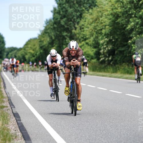 21.06.2026 - Viking Triathlon Michael Burmester http://msf.ph/oto/9872857 21.06.2026 12:45:59 Radfahren 205, 238, 352, 352, 421, 442, 561 meine-sportfotos.de