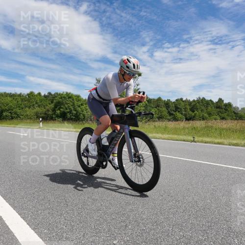 21.06.2026 - Viking Triathlon Michael Burmester http://msf.ph/oto/9872869 21.06.2026 12:33:56 Radfahren 56, 224, 282, 305, 493, 495, 652 meine-sportfotos.de