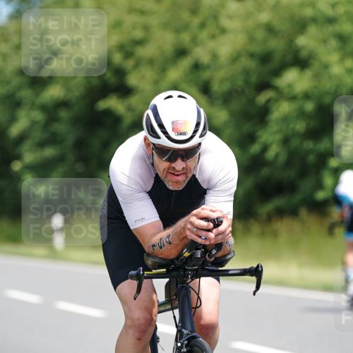 21.06.2026 - Viking Triathlon Michael Burmester http://msf.ph/oto/9872891 21.06.2026 12:46:02 Radfahren 205, 238, 352, 352, 421, 442, 561 meine-sportfotos.de