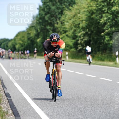 21.06.2026 - Viking Triathlon Michael Burmester http://msf.ph/oto/9872910 21.06.2026 12:46:08 Radfahren 238, 352, 352, 439, 442, 457, 561 meine-sportfotos.de