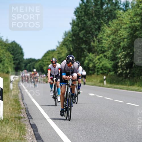 21.06.2026 - Viking Triathlon Michael Burmester http://msf.ph/oto/9872939 21.06.2026 12:46:22 Radfahren 36, 105, 178, 251, 352, 439, 457, 457, 504, 546, 606, 629, 629 meine-sportfotos.de