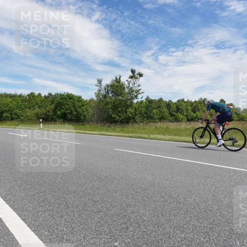 21.06.2026 - Viking Triathlon Michael Burmester http://msf.ph/oto/9872956 21.06.2026 12:35:17 Radfahren 195, 195, 212, 377 meine-sportfotos.de