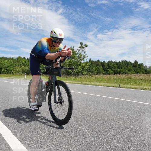 21.06.2026 - Viking Triathlon Michael Burmester http://msf.ph/oto/9872983 21.06.2026 12:35:35 Radfahren 14, 153, 153, 245, 335, 377, 486, 511, 521, 562 meine-sportfotos.de