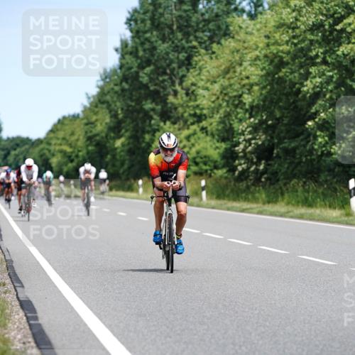21.06.2026 - Viking Triathlon Michael Burmester http://msf.ph/oto/9872984 21.06.2026 12:46:31 Radfahren 16, 36, 105, 165, 178, 184, 251, 364, 407, 439, 457, 457, 504, 546, 606, 629, 629, 634 meine-sportfotos.de