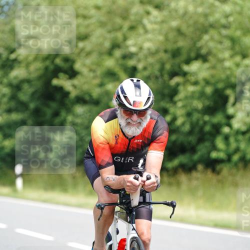 21.06.2026 - Viking Triathlon Michael Burmester http://msf.ph/oto/9873001 21.06.2026 12:46:33 Radfahren 16, 36, 105, 165, 178, 184, 251, 364, 407, 439, 457, 457, 504, 546, 606, 629, 629, 634 meine-sportfotos.de