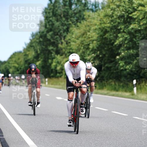 21.06.2026 - Viking Triathlon Michael Burmester http://msf.ph/oto/9873021 21.06.2026 12:46:35 Radfahren 16, 36, 81, 105, 165, 178, 184, 251, 364, 407, 457, 457, 504, 546, 606, 629, 629, 634 meine-sportfotos.de