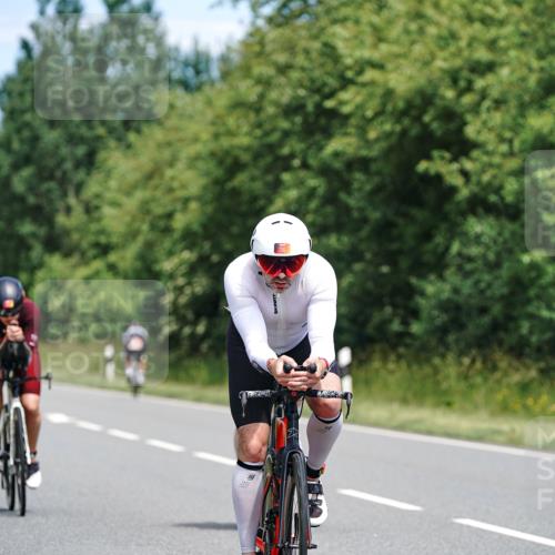 21.06.2026 - Viking Triathlon Michael Burmester http://msf.ph/oto/9873023 21.06.2026 12:46:36 Radfahren 16, 36, 81, 105, 165, 178, 184, 251, 364, 407, 457, 457, 504, 546, 606, 629, 629, 634 meine-sportfotos.de