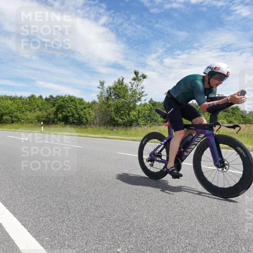 21.06.2026 - Viking Triathlon Michael Burmester http://msf.ph/oto/9873026 21.06.2026 12:35:52 Radfahren 14, 37, 37, 153, 449, 486, 562 meine-sportfotos.de