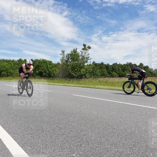 21.06.2026 - Viking Triathlon Michael Burmester http://msf.ph/oto/9873037 21.06.2026 12:36:08 Radfahren 22, 37, 106, 354, 363, 427, 449, 458, 539, 637, 667 meine-sportfotos.de