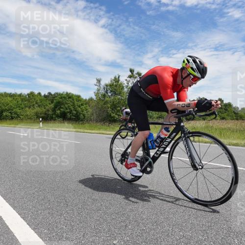 21.06.2026 - Viking Triathlon Michael Burmester http://msf.ph/oto/9873064 21.06.2026 12:36:15 Radfahren 22, 22, 106, 354, 363, 427, 458, 539, 637, 667 meine-sportfotos.de