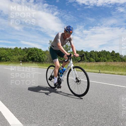 21.06.2026 - Viking Triathlon Michael Burmester http://msf.ph/oto/9873084 21.06.2026 12:37:06 Radfahren 60, 295, 479, 519 meine-sportfotos.de