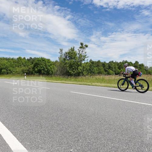 21.06.2026 - Viking Triathlon Michael Burmester http://msf.ph/oto/9873109 21.06.2026 12:37:24 Radfahren 77, 141, 300, 409, 448, 471, 519, 519 meine-sportfotos.de