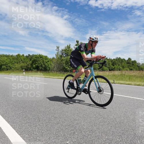 21.06.2026 - Viking Triathlon Michael Burmester http://msf.ph/oto/9873144 21.06.2026 12:37:39 Radfahren 229, 244, 244, 298, 300, 409, 471, 519, 520 meine-sportfotos.de
