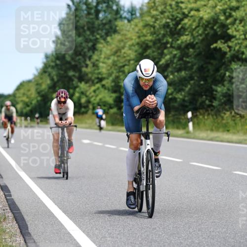 21.06.2026 - Viking Triathlon Michael Burmester http://msf.ph/oto/9873315 21.06.2026 12:48:05 Radfahren 57, 58, 73, 124, 126, 166, 232, 259, 273, 531, 608, 644 meine-sportfotos.de