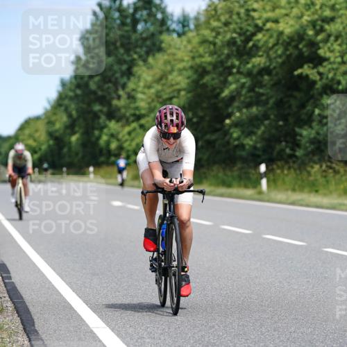 21.06.2026 - Viking Triathlon Michael Burmester http://msf.ph/oto/9873325 21.06.2026 12:48:06 Radfahren 57, 58, 73, 124, 126, 166, 232, 273, 531, 608, 644 meine-sportfotos.de